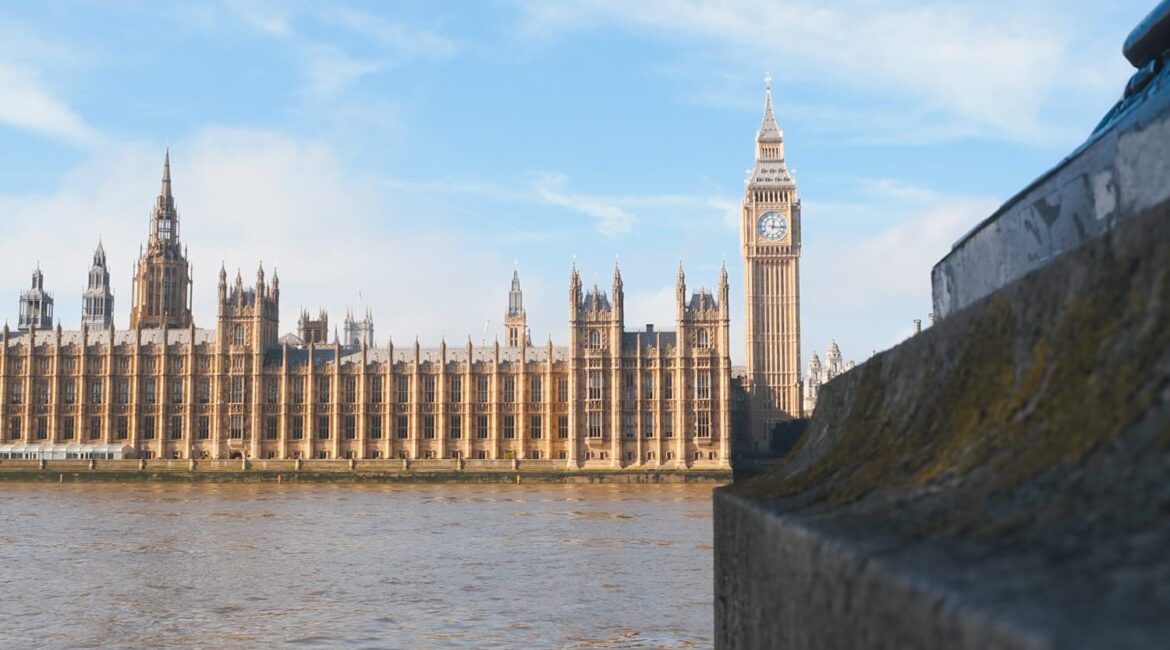 Gatwick, Big Ben, de Londres a Paris en tren