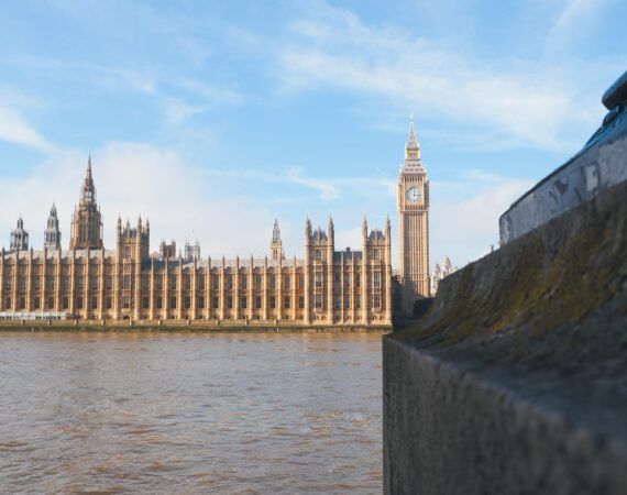Gatwick, Big Ben, de Londres a Paris en tren