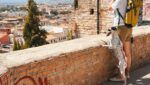 equipo de viaje, fotografía de viajes con móvil, alojamiento pet friendly